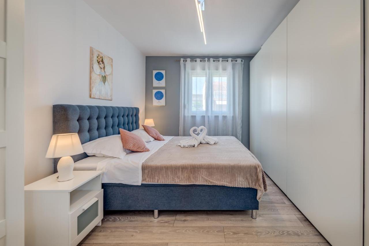 Summer Orchid - Spacious Duplex By The Beach & Ps5 Stobreč Exterior foto