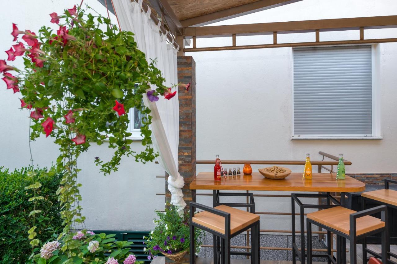 Summer Orchid - Spacious Duplex By The Beach & Ps5 Stobreč Exterior foto