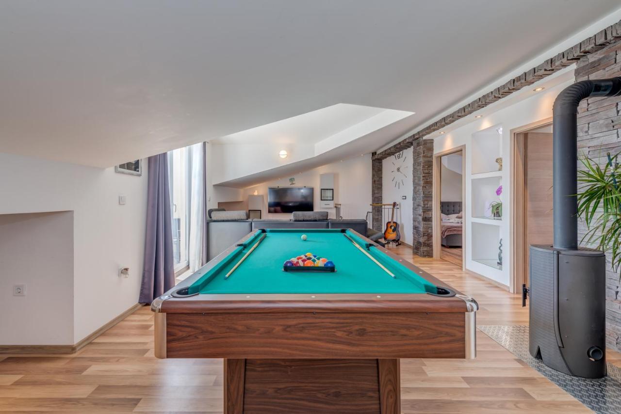 Summer Orchid - Spacious Duplex By The Beach & Ps5 Stobreč Exterior foto
