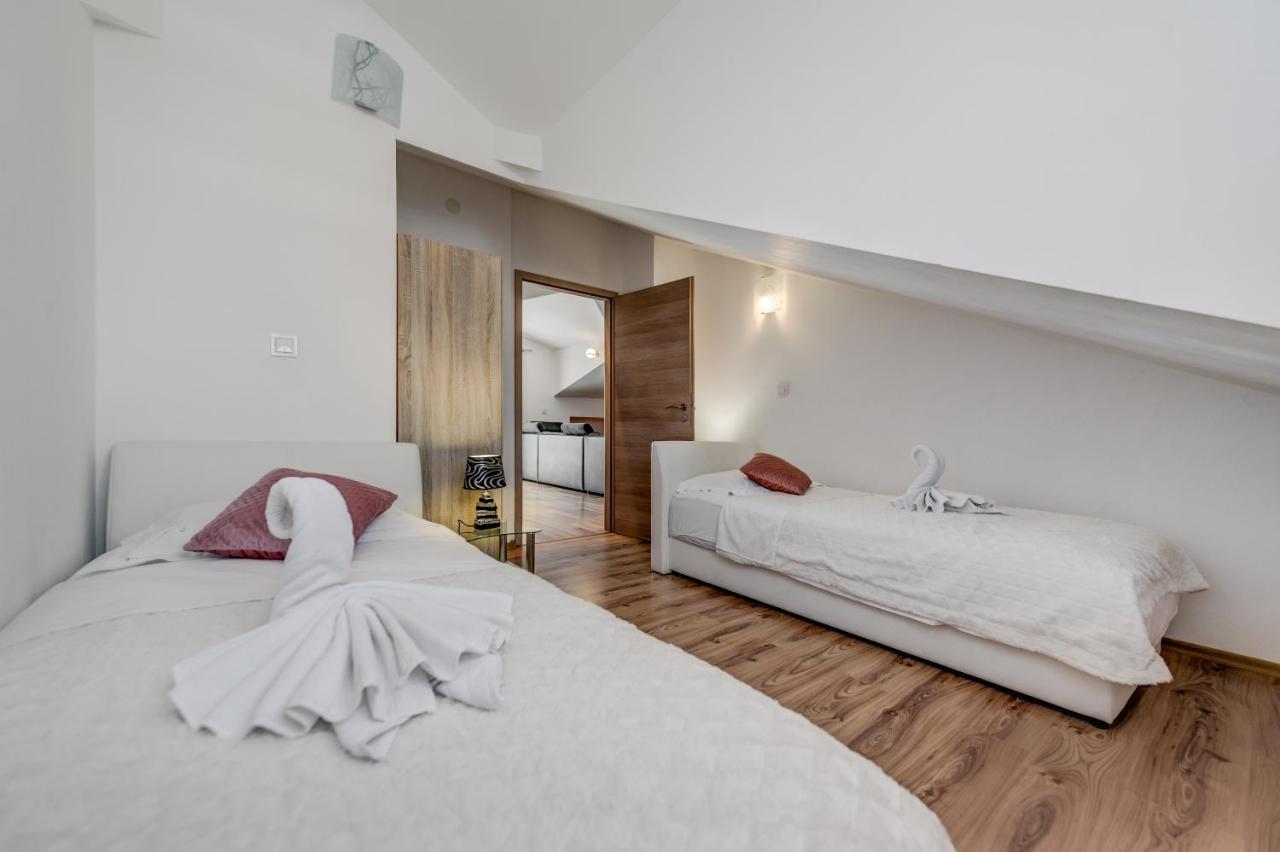 Summer Orchid - Spacious Duplex By The Beach & Ps5 Stobreč Exterior foto