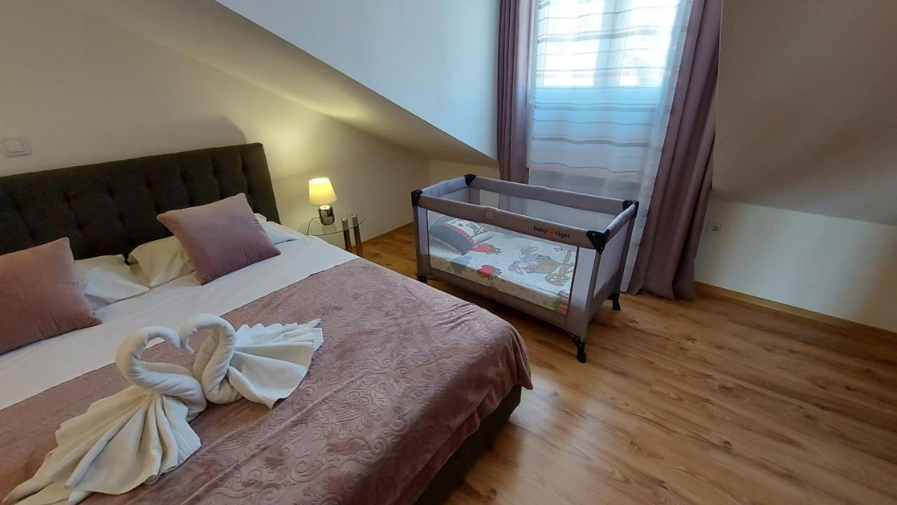 Summer Orchid - Spacious Duplex By The Beach & Ps5 Stobreč Exterior foto